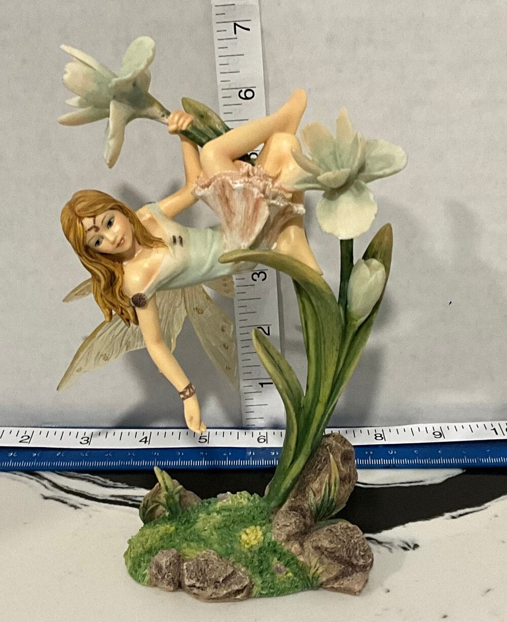 Faerie Glen Hanging Out FG P868